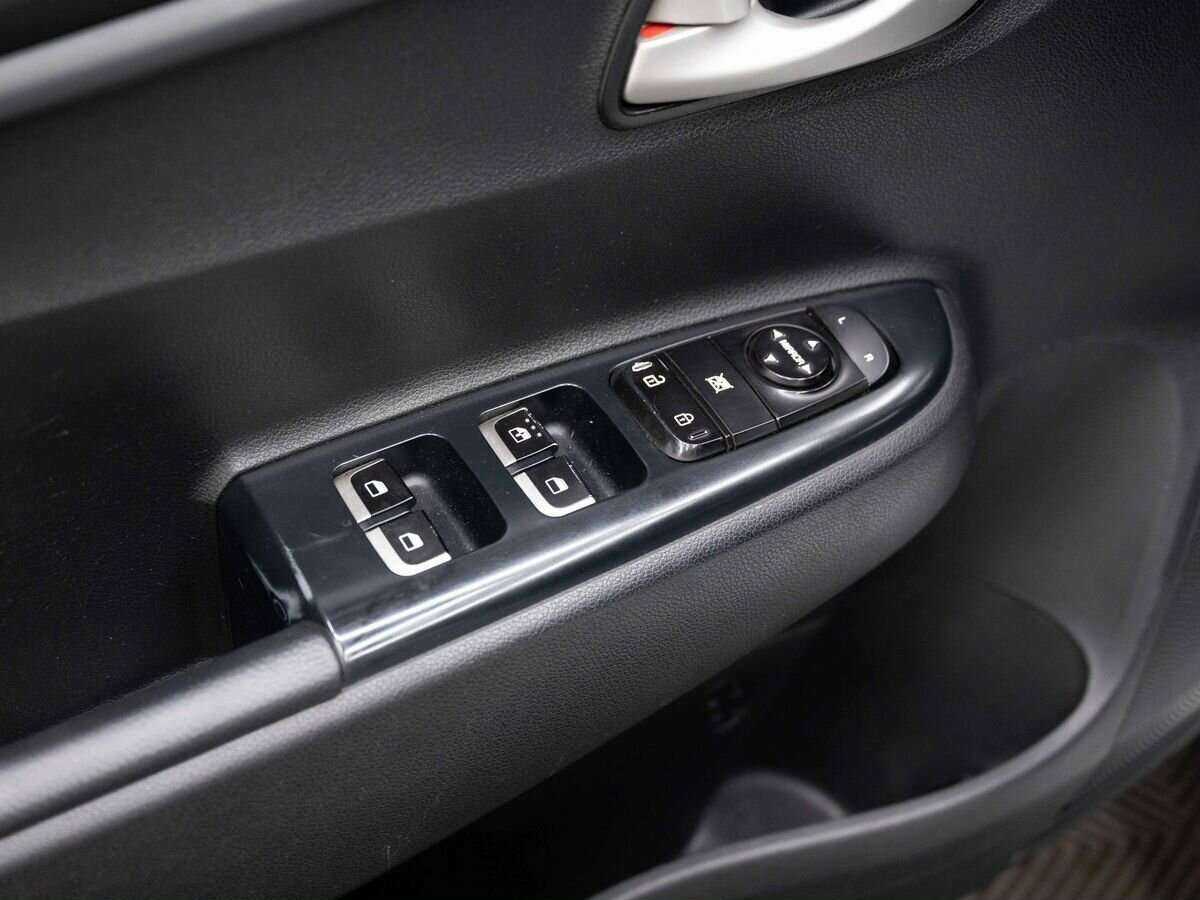 Kia Rio, 2018 Фото №18