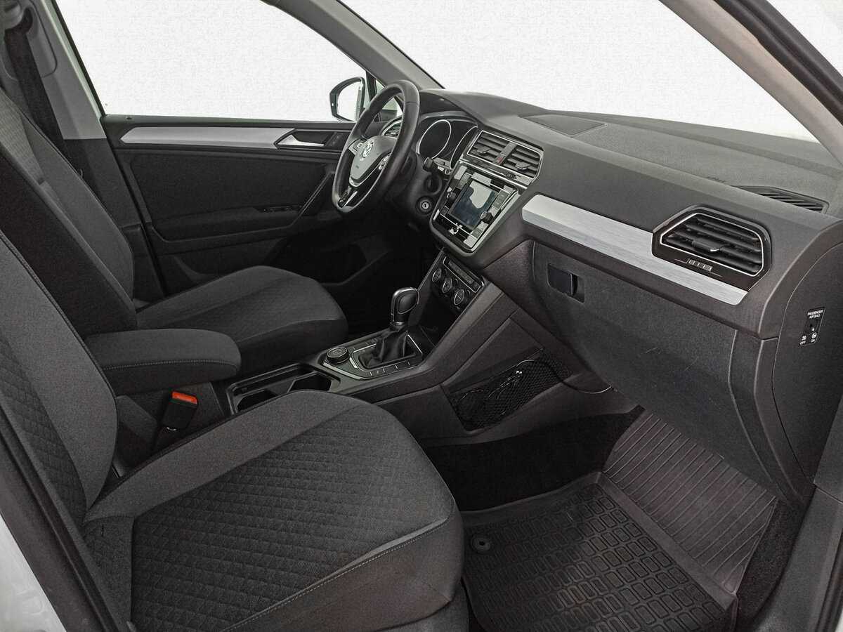 Volkswagen Tiguan, 2018 Фото №9