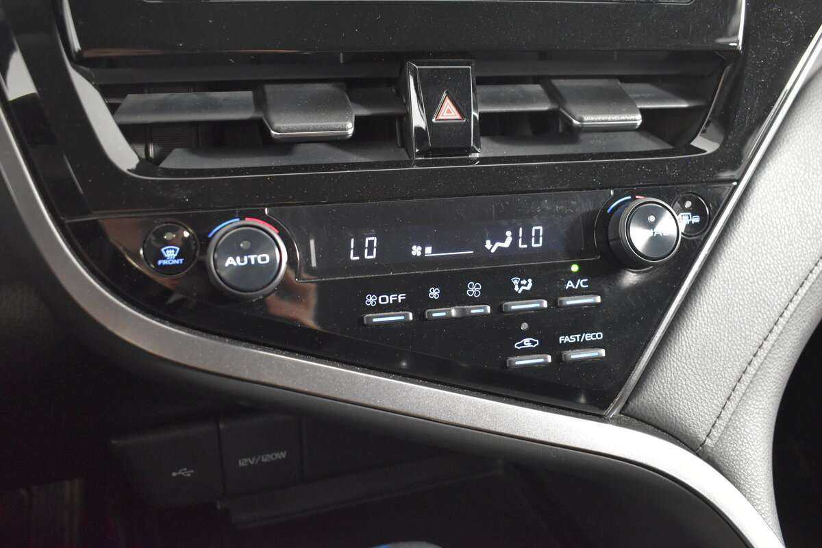 Toyota Camry, 2021 Фото №17