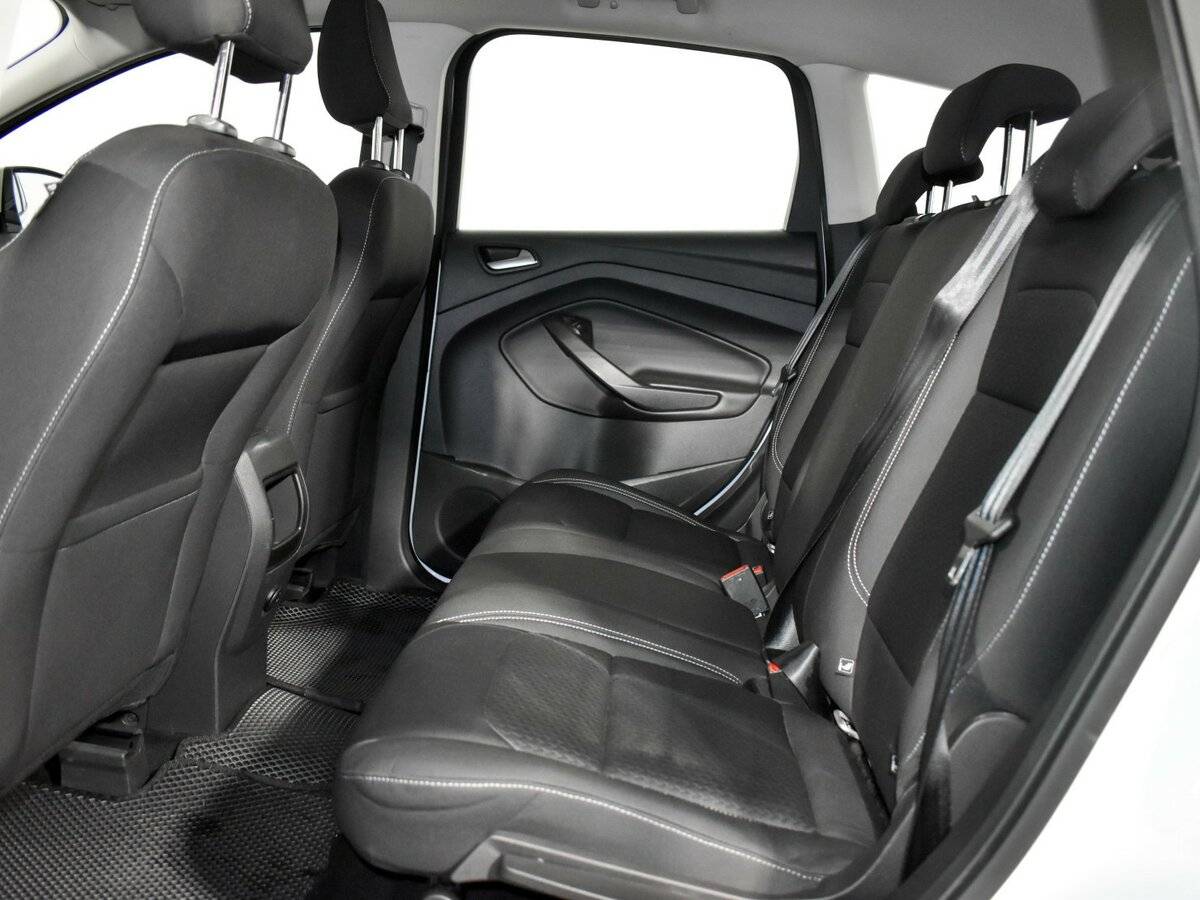 Ford Kuga II Рестайлинг, 2019 Фото №10