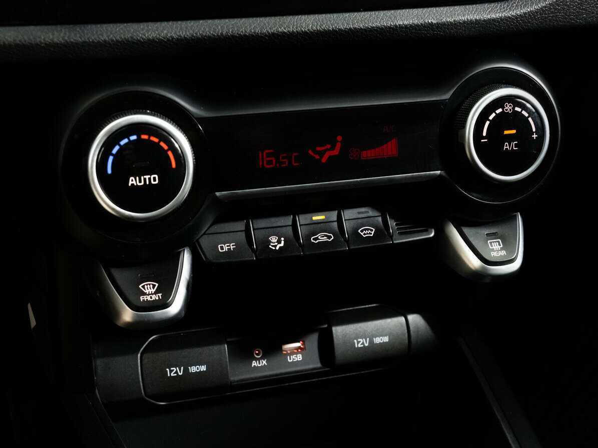 Kia Rio X-Line, 2018 Фото №15