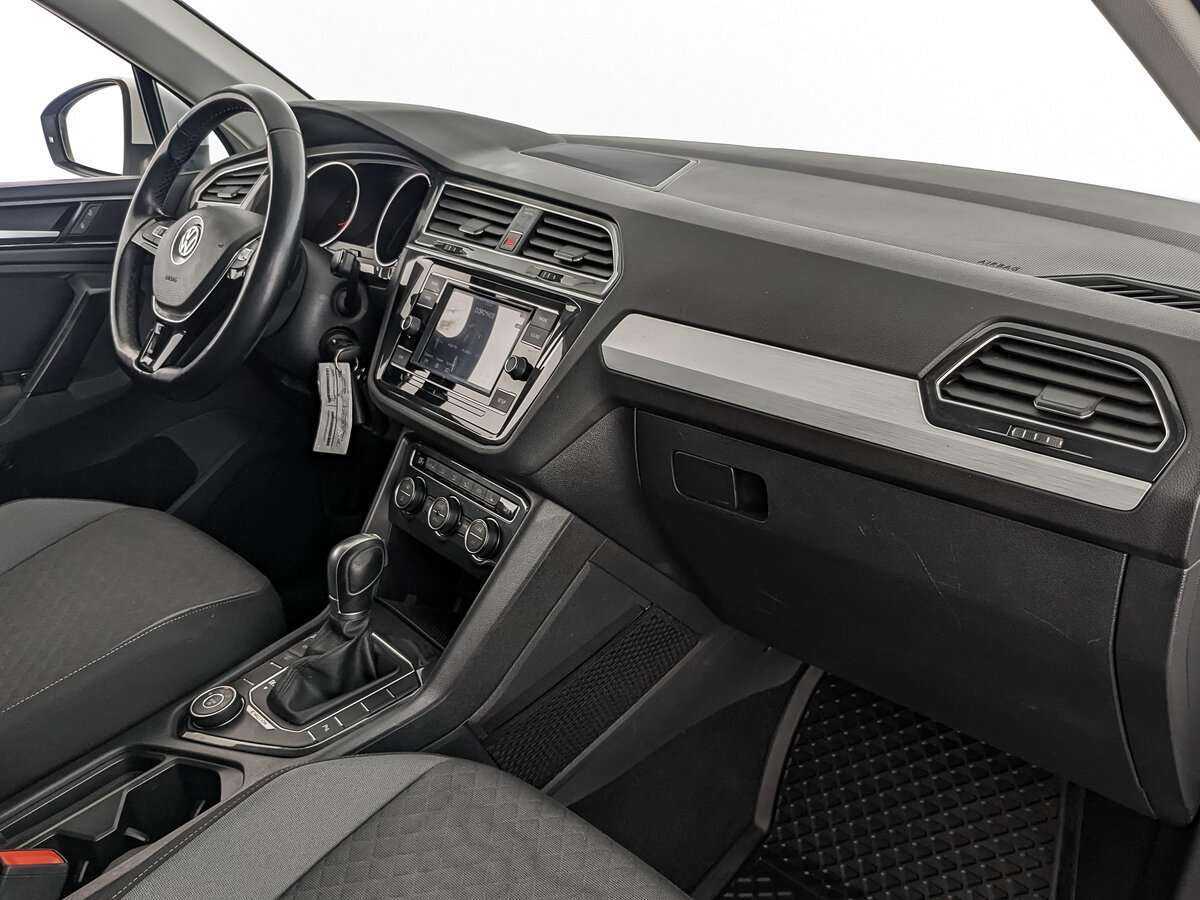 Volkswagen Tiguan, 2018 Фото №9
