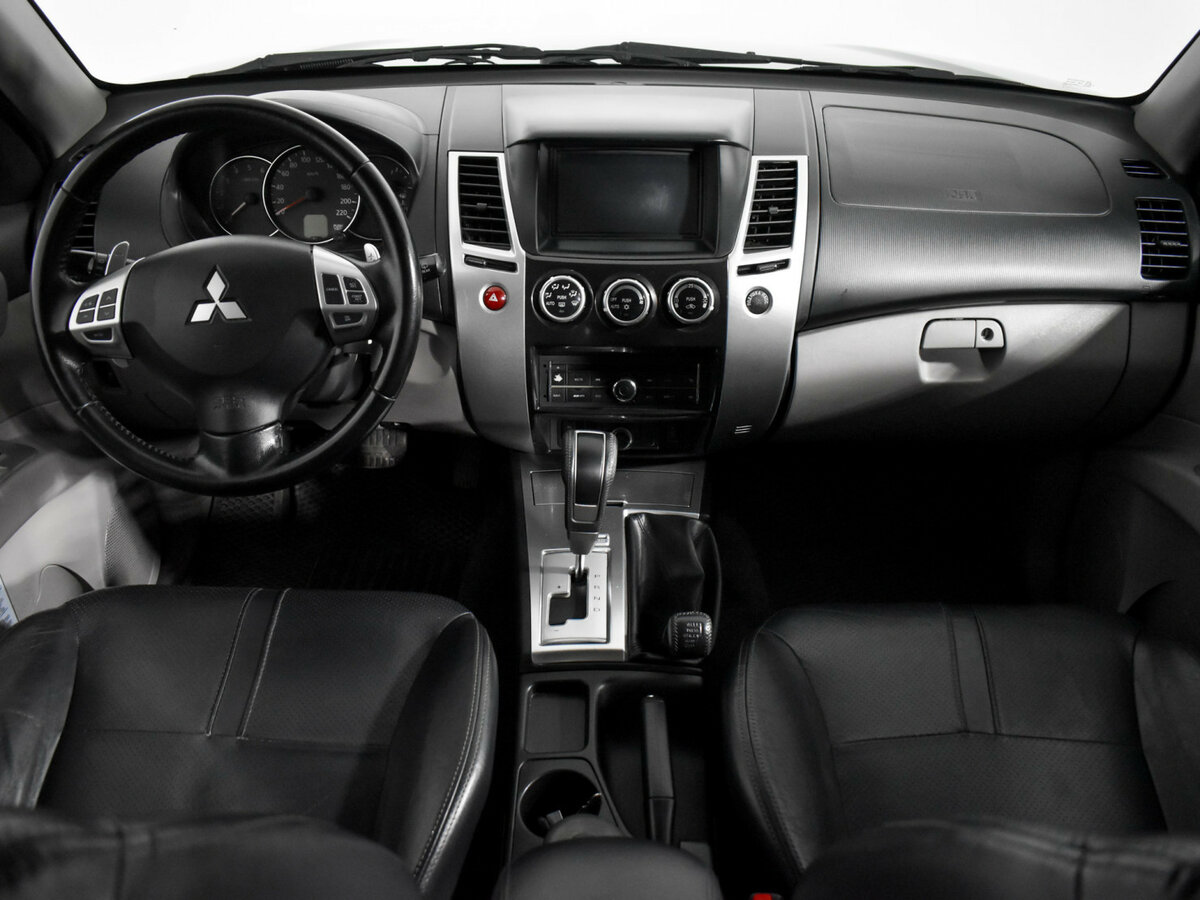 Mitsubishi Pajero Sport II Рестайлинг, 2013 Фото №12