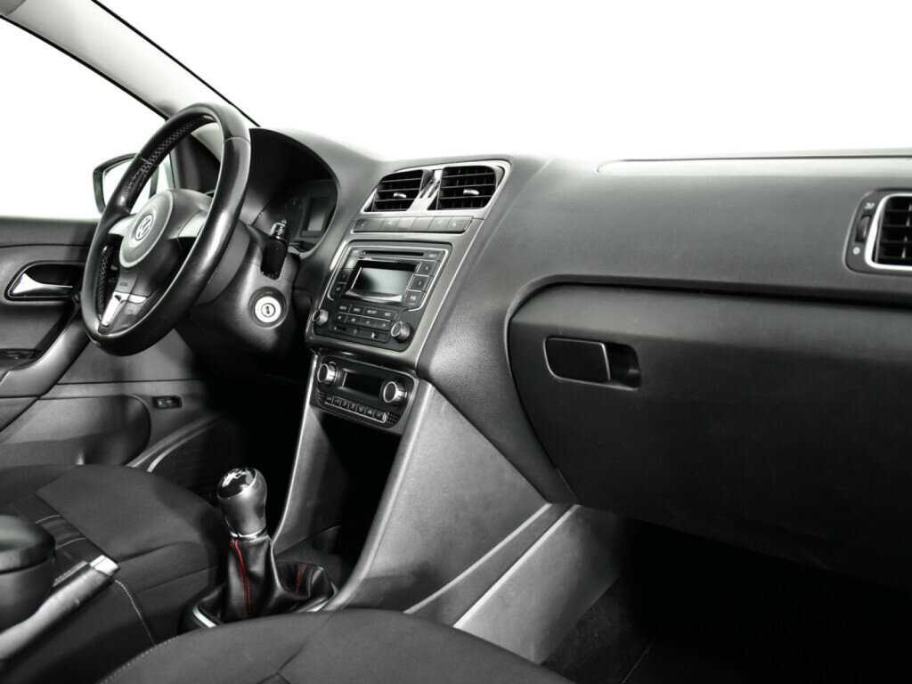 Volkswagen Polo, 2015 Фото №9
