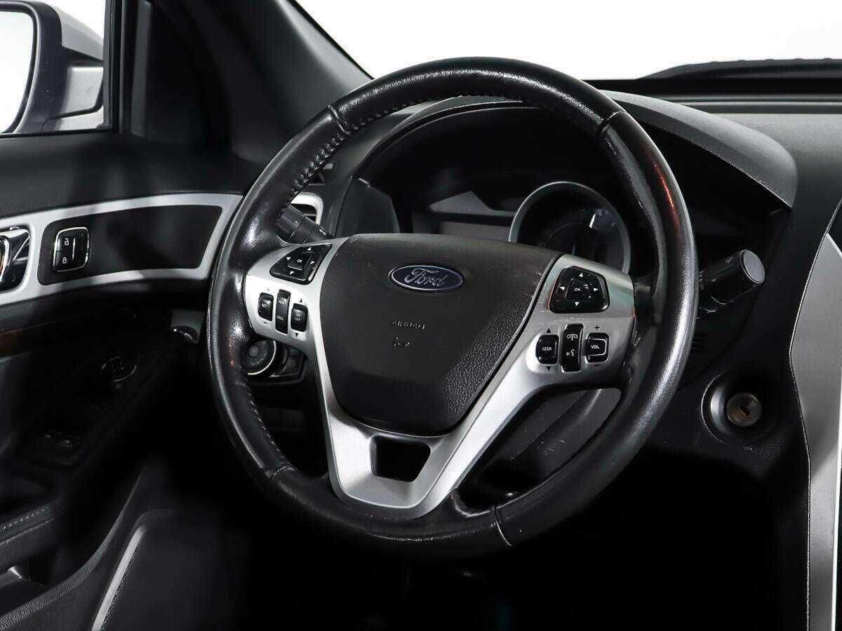 Ford Explorer, 2012 Фото №15