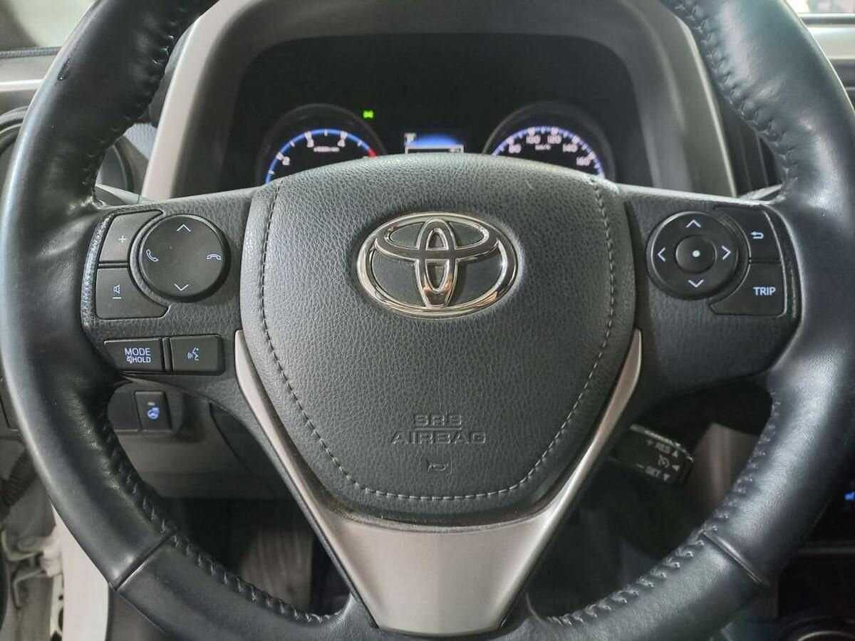 Toyota RAV4, 2018 Фото №17