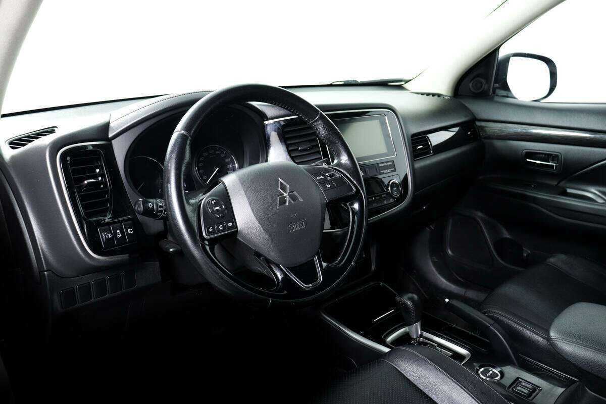 Mitsubishi Outlander, 2018 Фото №11