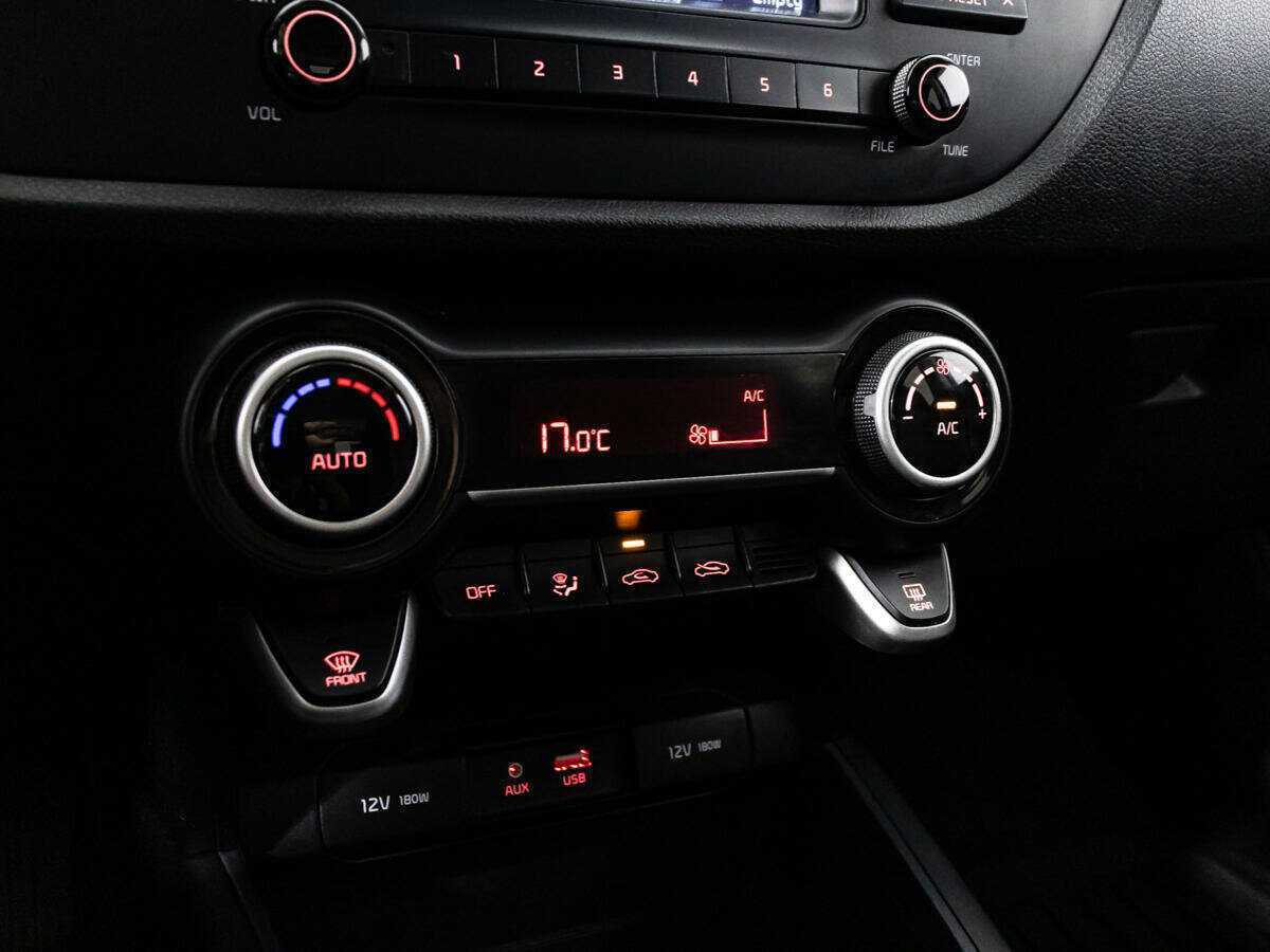 Kia Rio X-Line, 2018 Фото №15