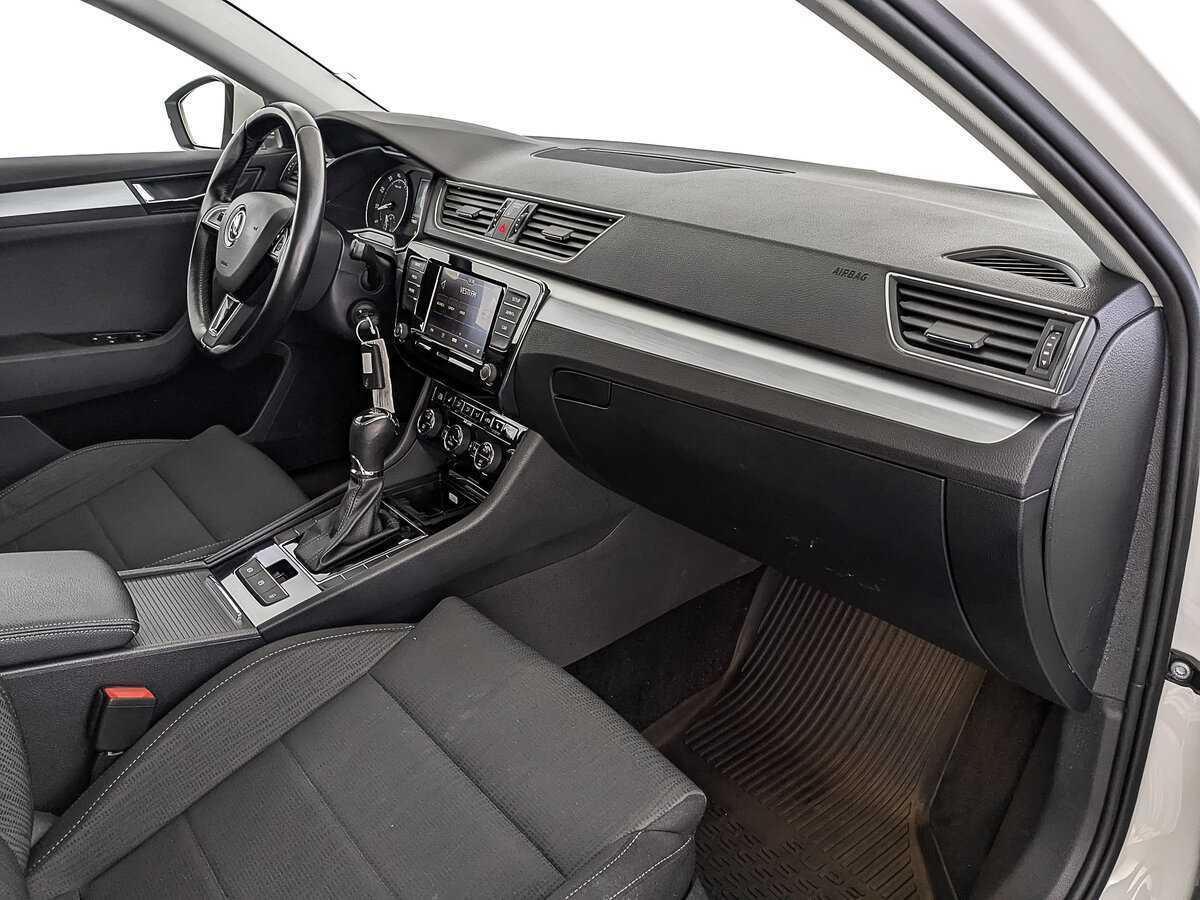 Skoda Superb, 2017 Фото №11
