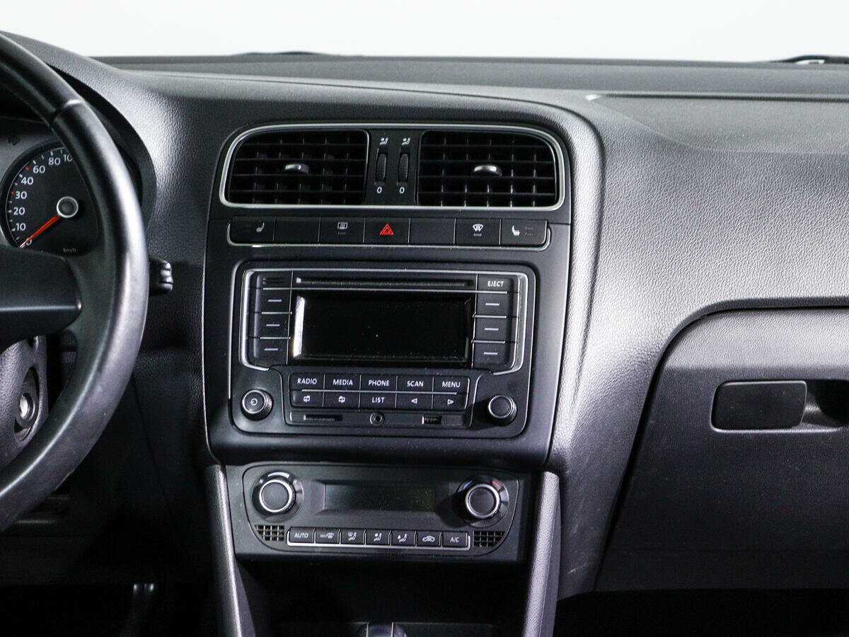 Volkswagen Polo, 2014 Фото №13