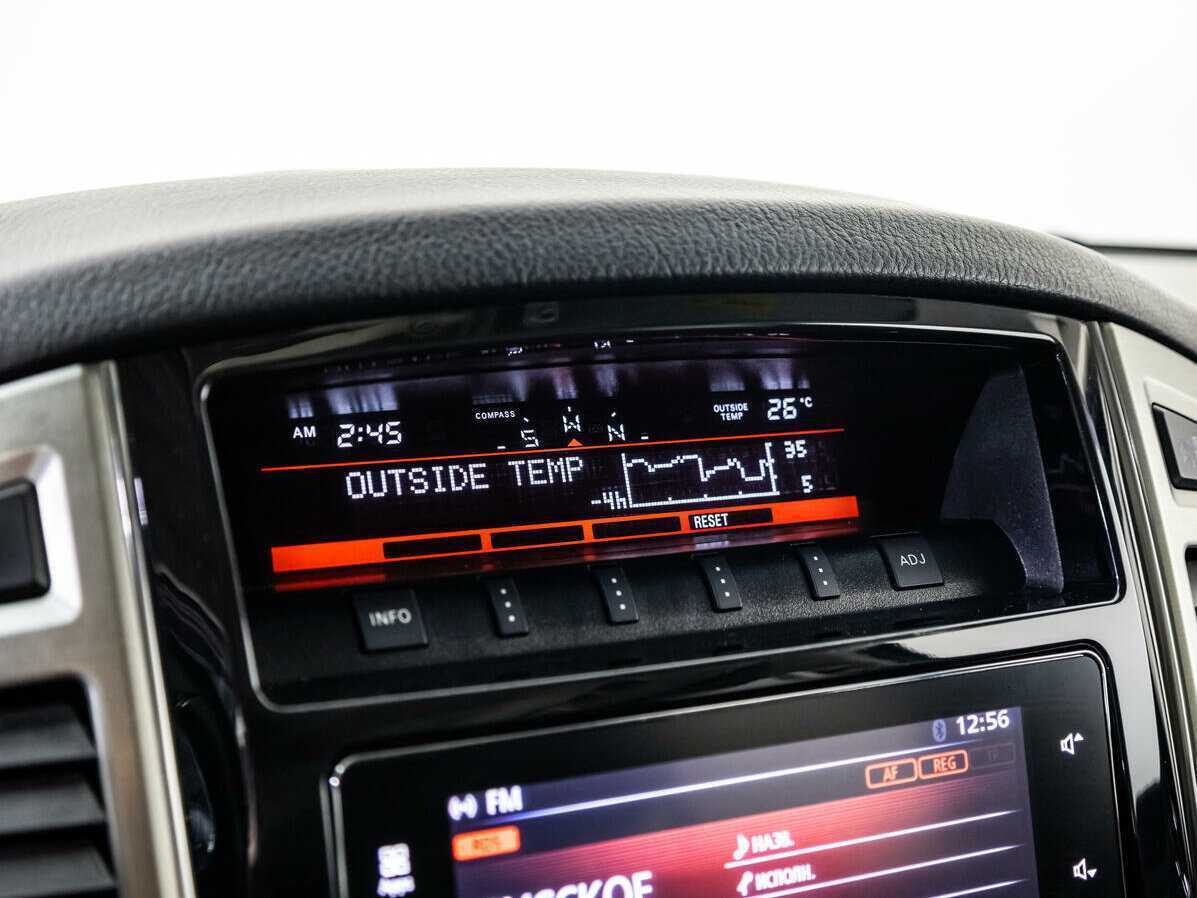 Mitsubishi Pajero, 2017 Фото №16