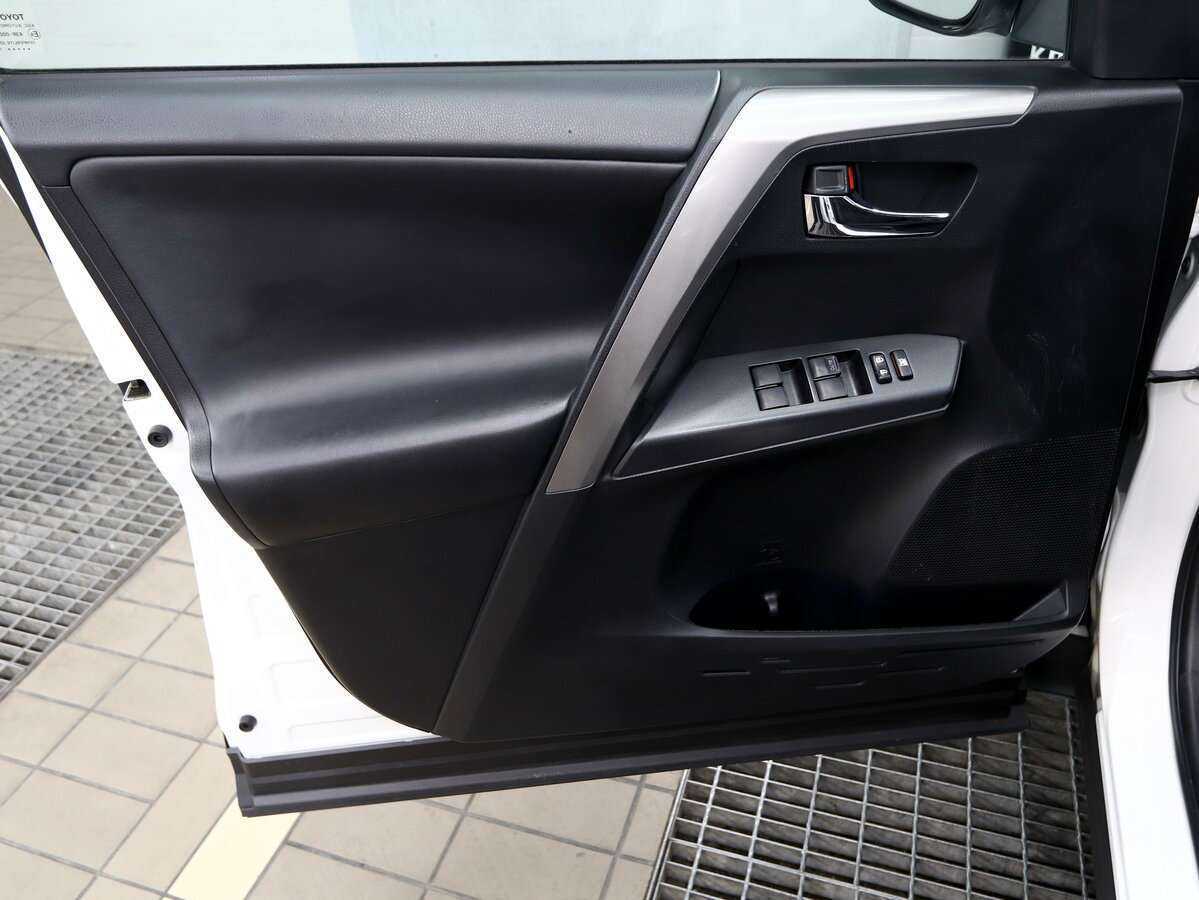 Toyota RAV4, 2017 Фото №14