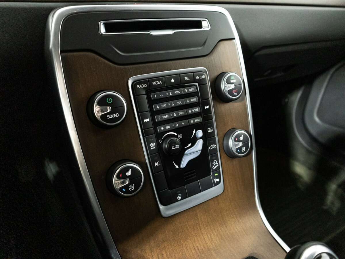 Volvo XC70, 2014 Фото №19