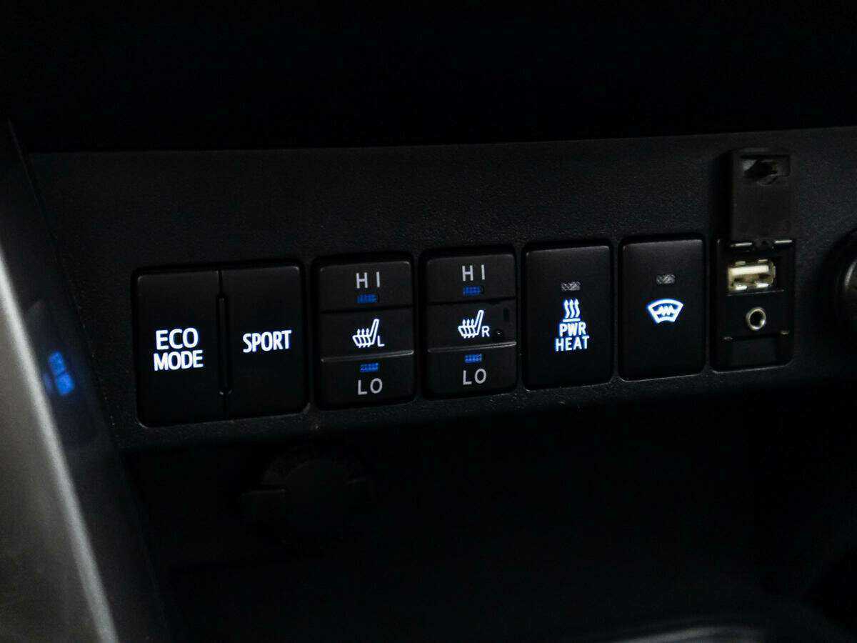 Toyota RAV4, 2018 Фото №19