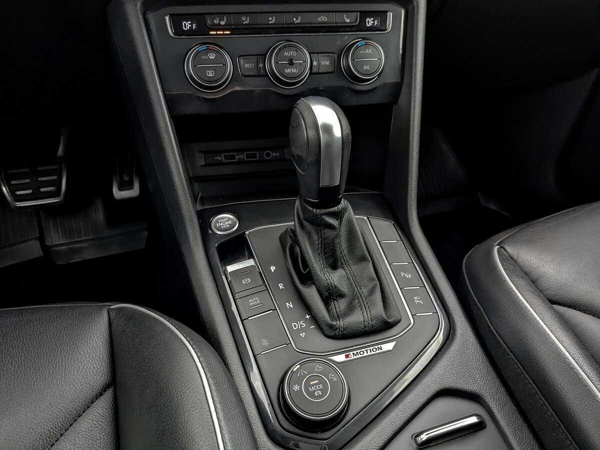 Volkswagen Tiguan, 2020 Фото №22