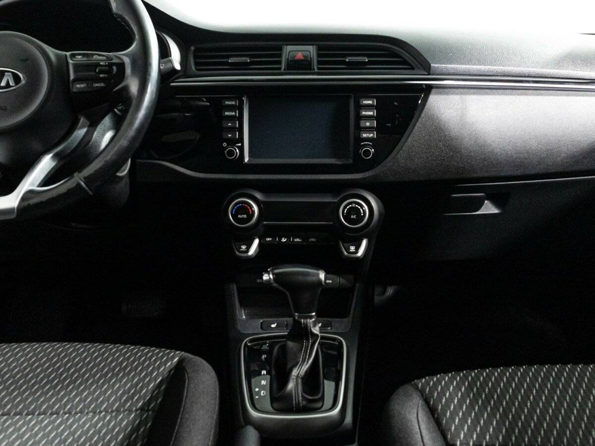 Kia Rio, 2018 Фото №14