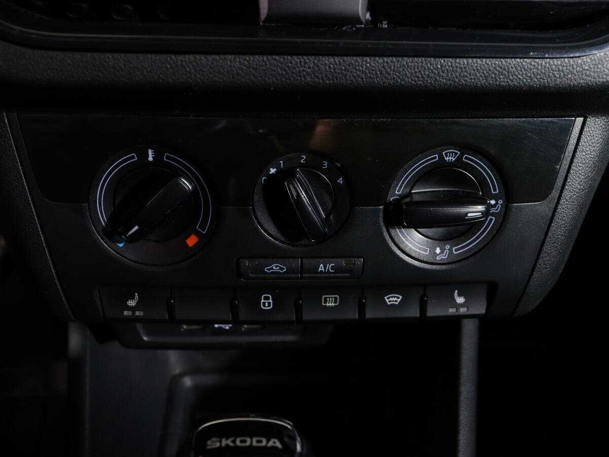 Skoda Rapid, 2021 Фото №15