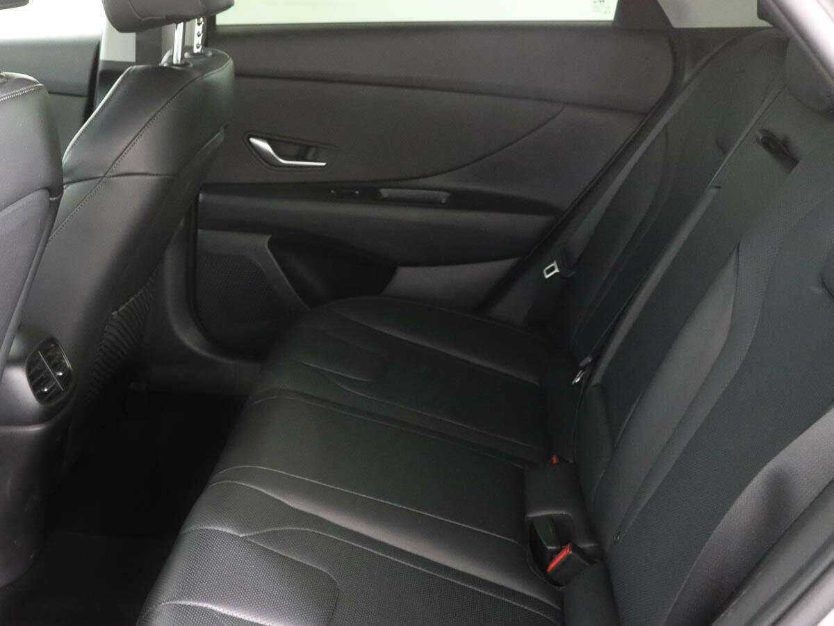 Hyundai Elantra, 2021 Фото №9