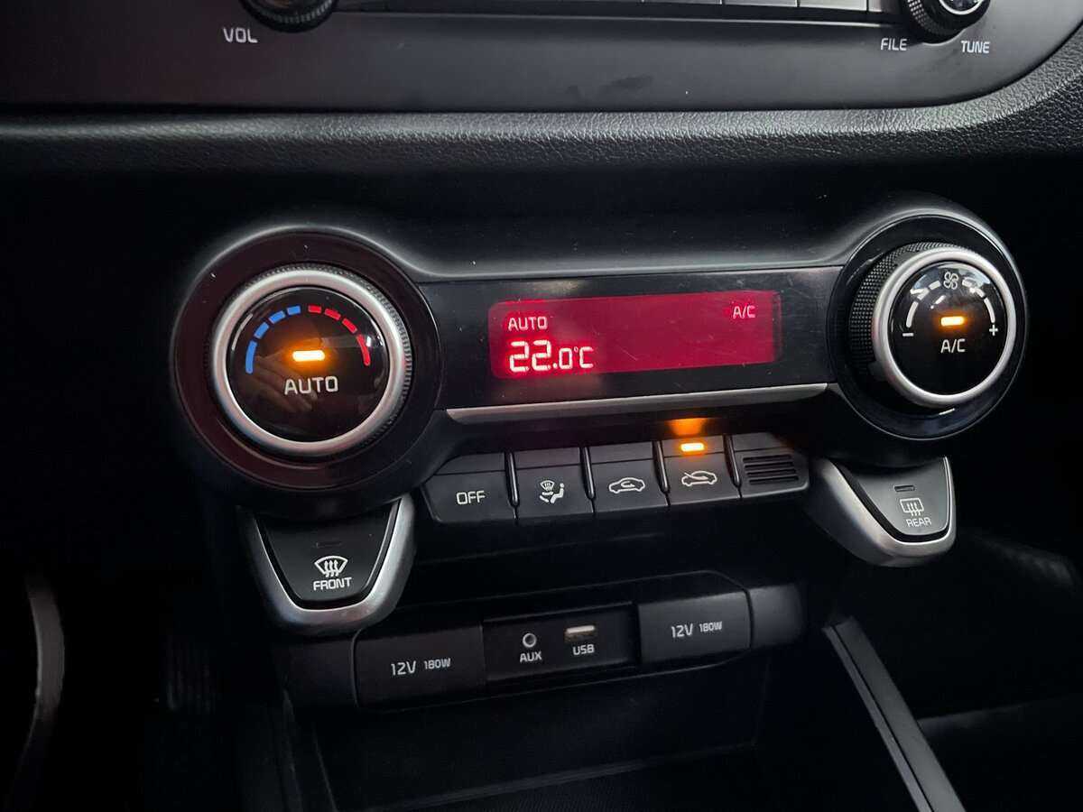 Kia Rio, 2019 Фото №14