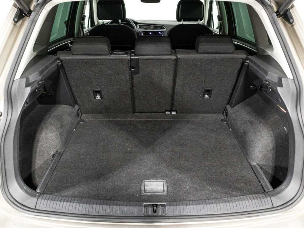 Volkswagen Tiguan, 2018 Фото №15