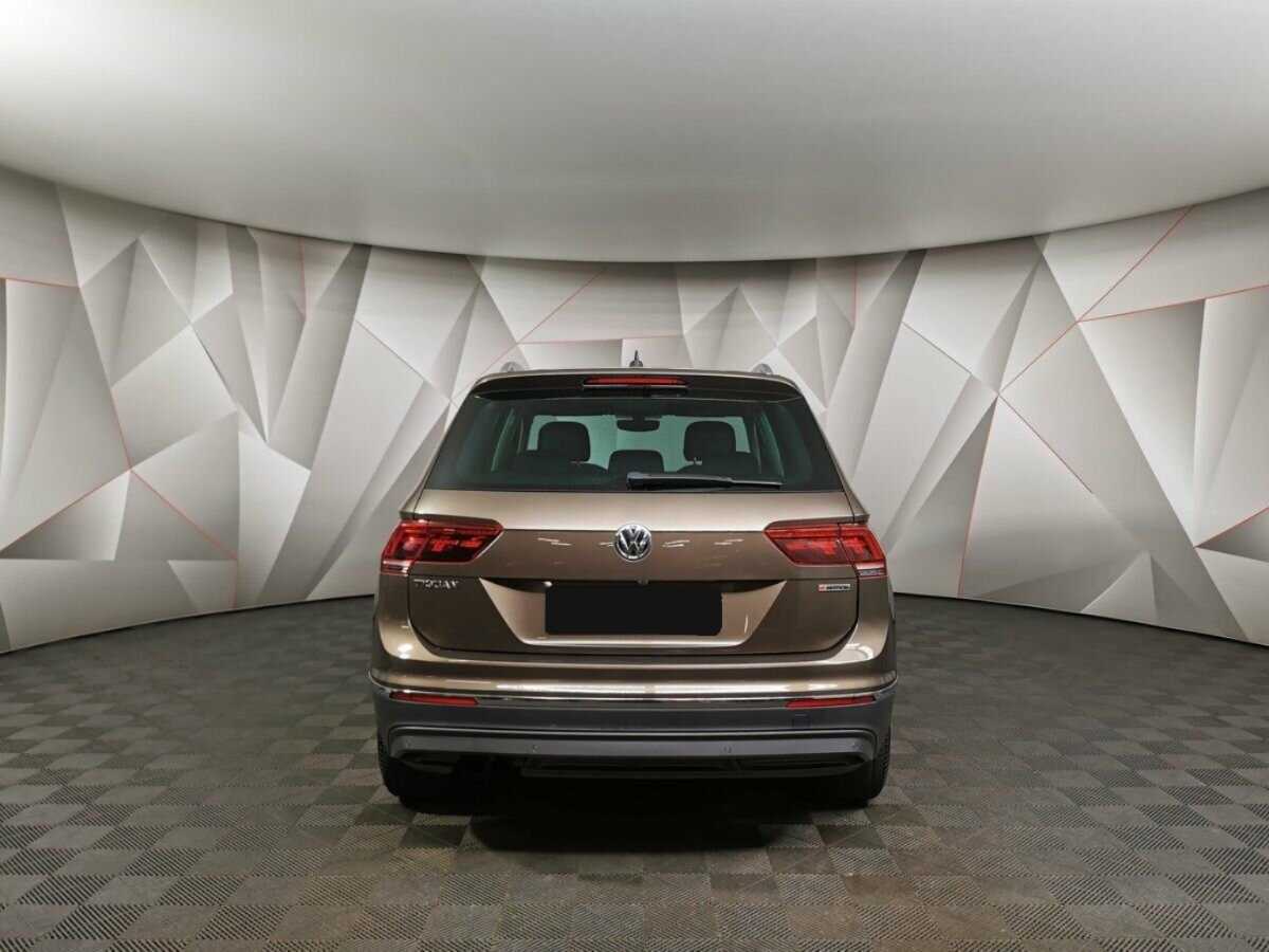 Volkswagen Tiguan, 2018 Фото №8