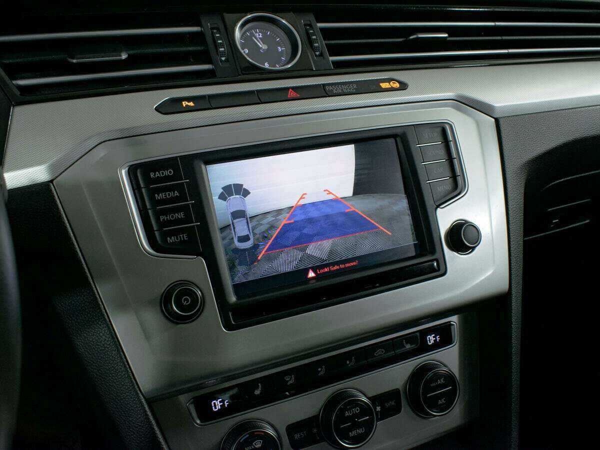 Volkswagen Passat, 2017 Фото №16