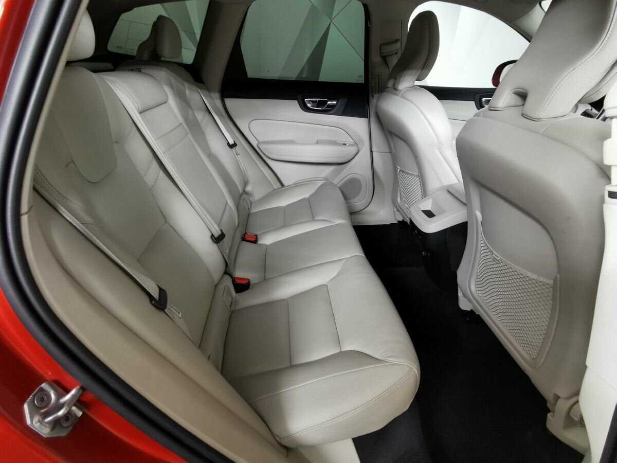 Volvo XC60, 2018 Фото №12