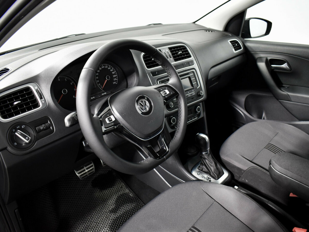 Volkswagen Polo V Рестайлинг, 2017 Фото №9