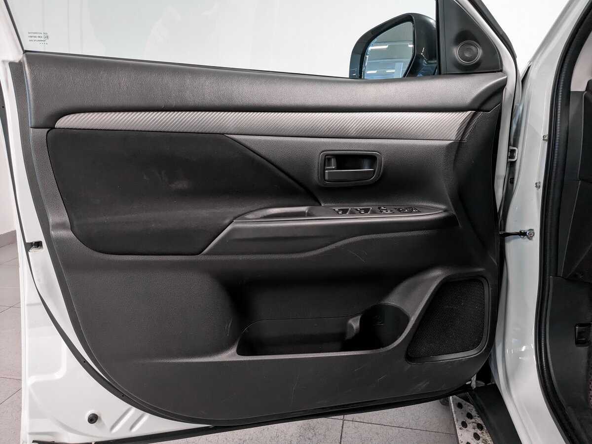 Mitsubishi Outlander, 2017 Фото №16