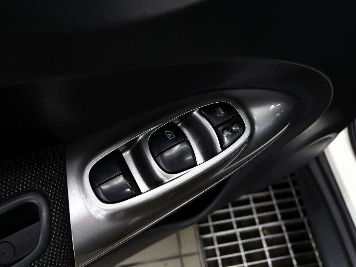 Nissan Juke, 2012 Фото №14