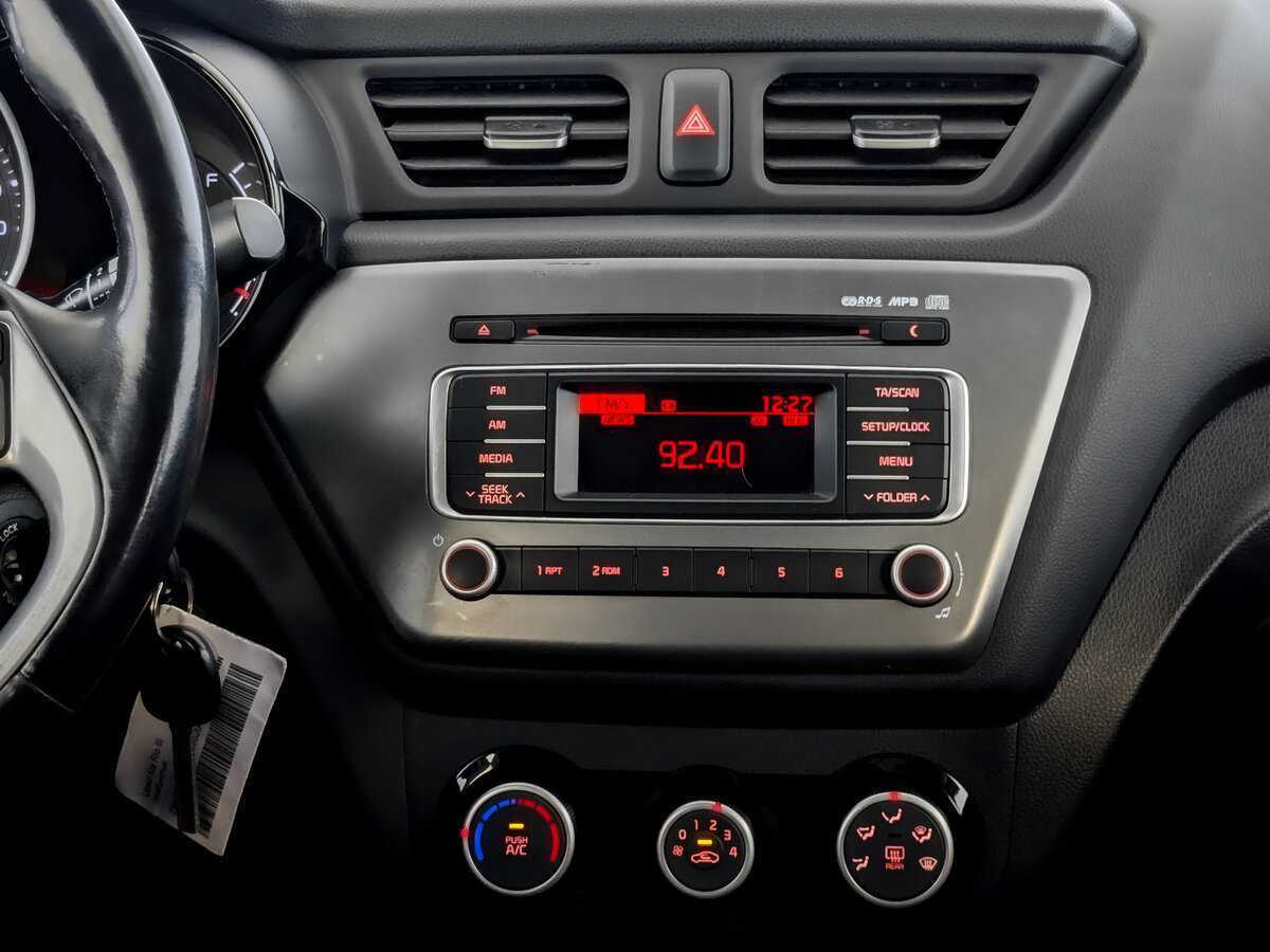 Kia Rio, 2017 Фото №15