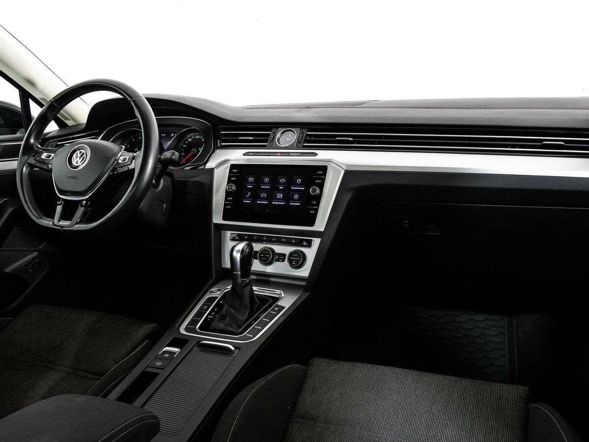 Volkswagen Passat, 2018 Фото №8