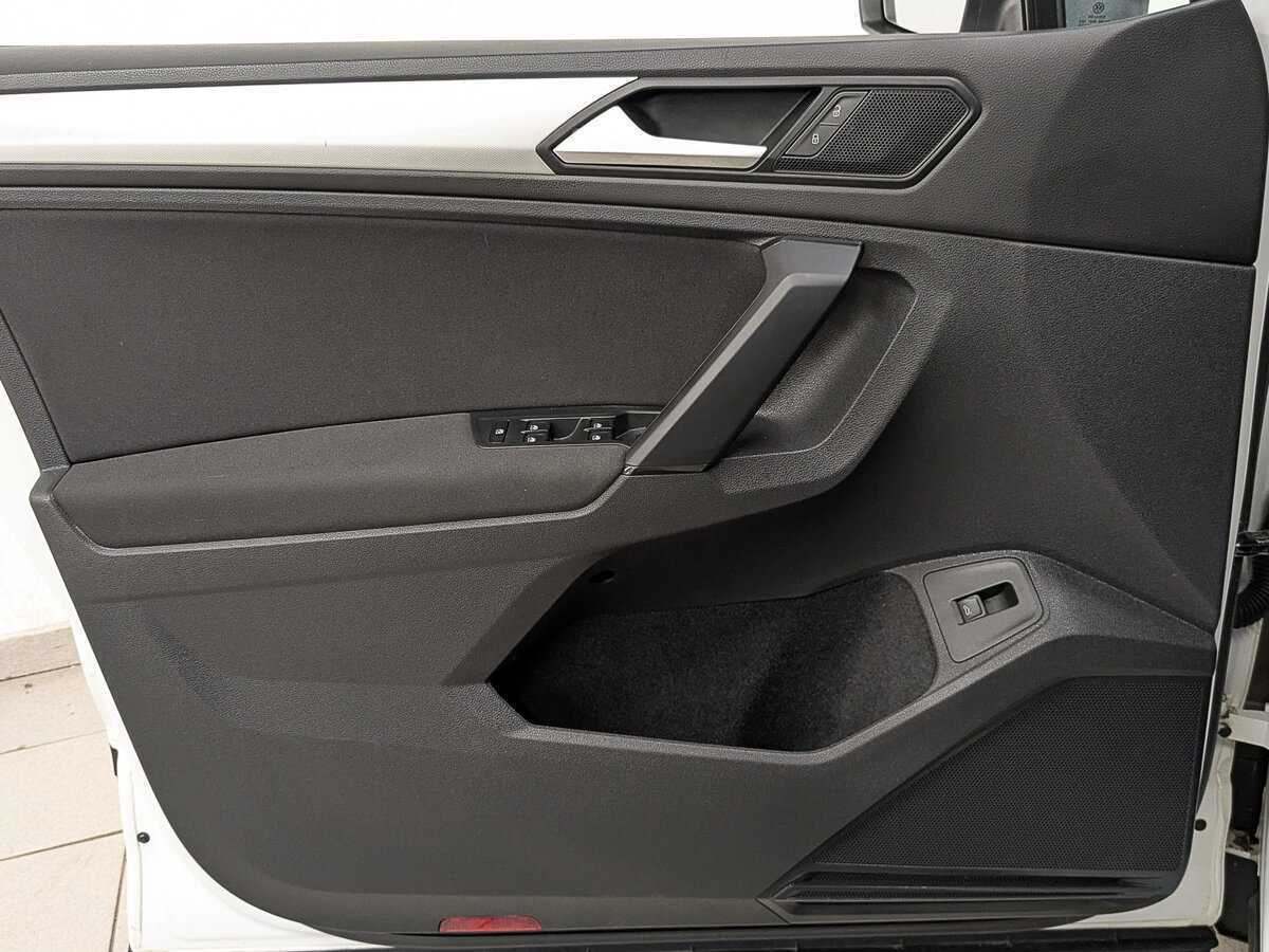 Volkswagen Tiguan, 2020 Фото №19
