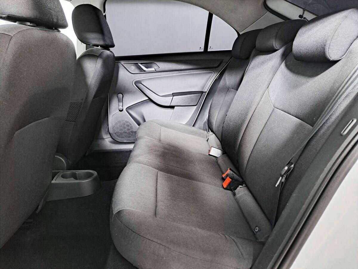 Skoda Rapid, 2017 Фото №12