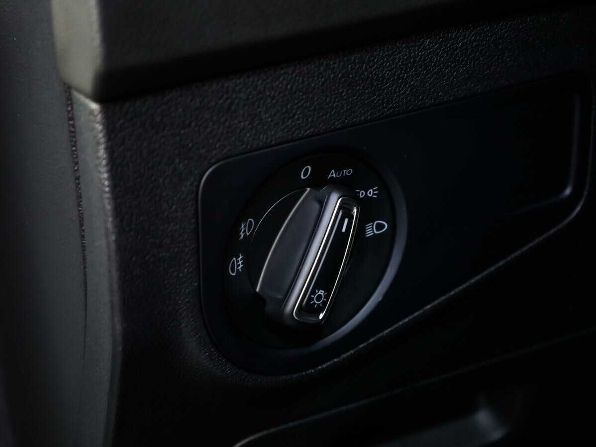 Volkswagen Tiguan, 2019 Фото №17