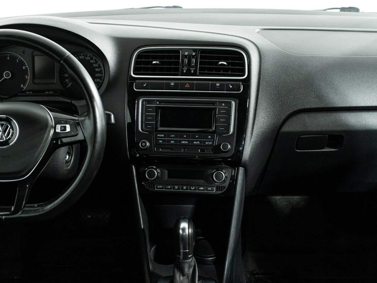 Volkswagen Polo V Рестайлинг, 2017 Фото №14