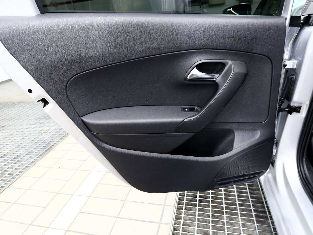 Volkswagen Polo, 2012 Фото №10