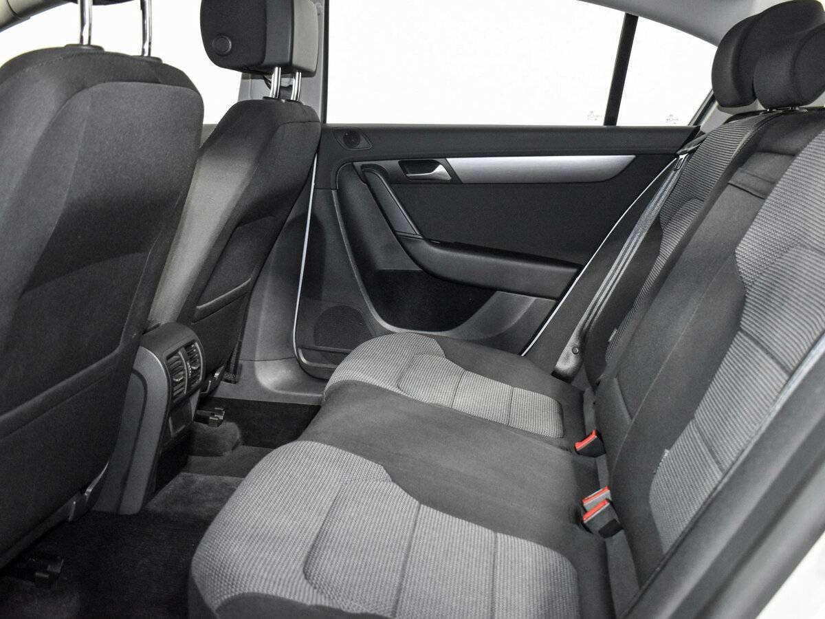 Volkswagen Passat, 2012 Фото №13