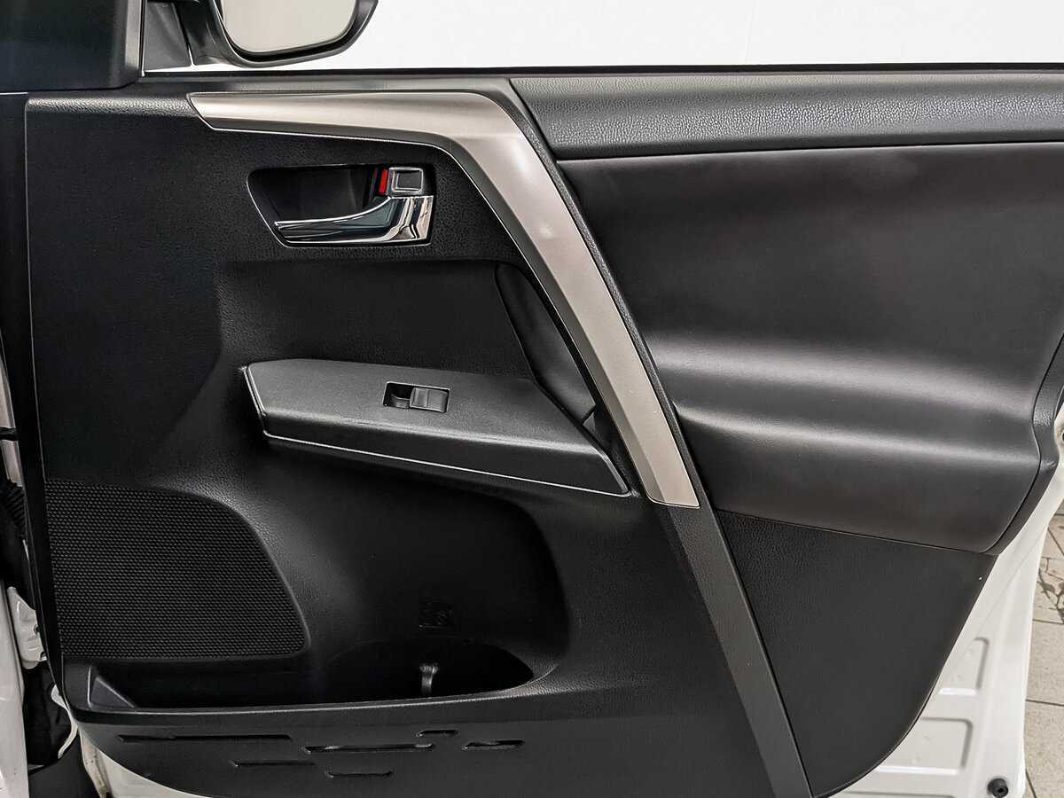 Toyota RAV4, 2017 Фото №23