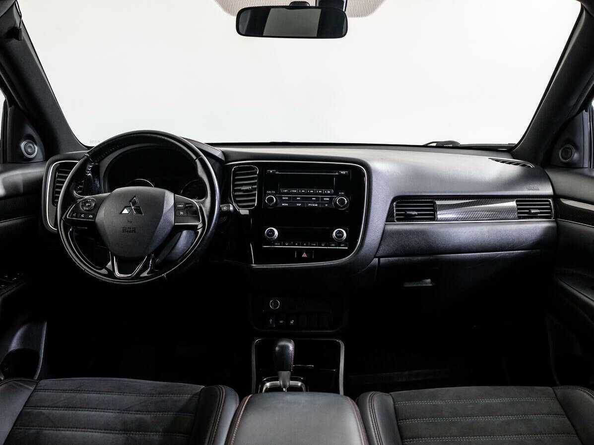 Mitsubishi Outlander, 2021 Фото №8