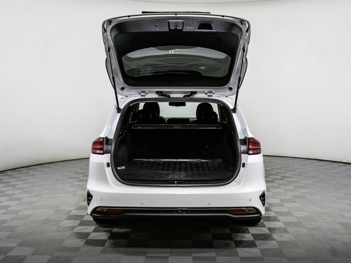 Kia Ceed III Рестайлинг, 2022 Фото №16