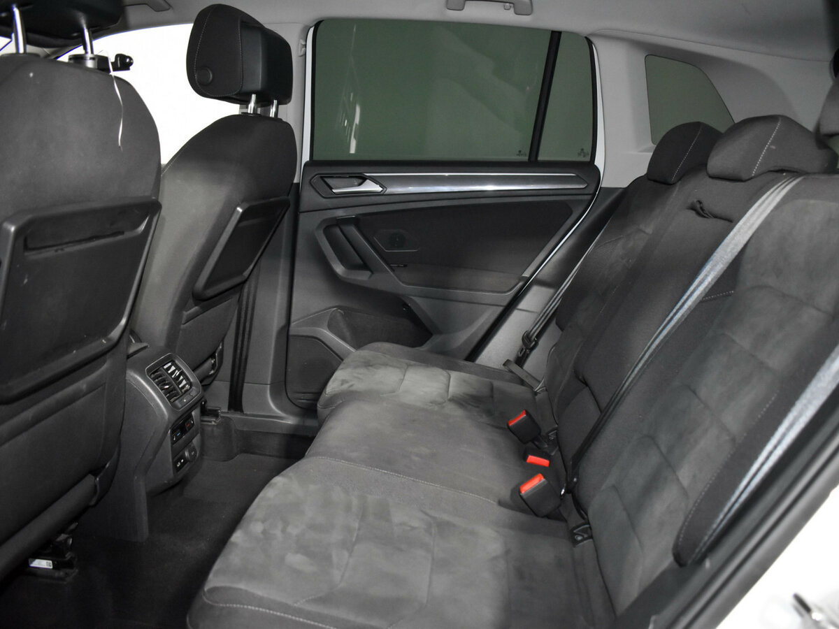 Volkswagen Tiguan II, 2020 Фото №11