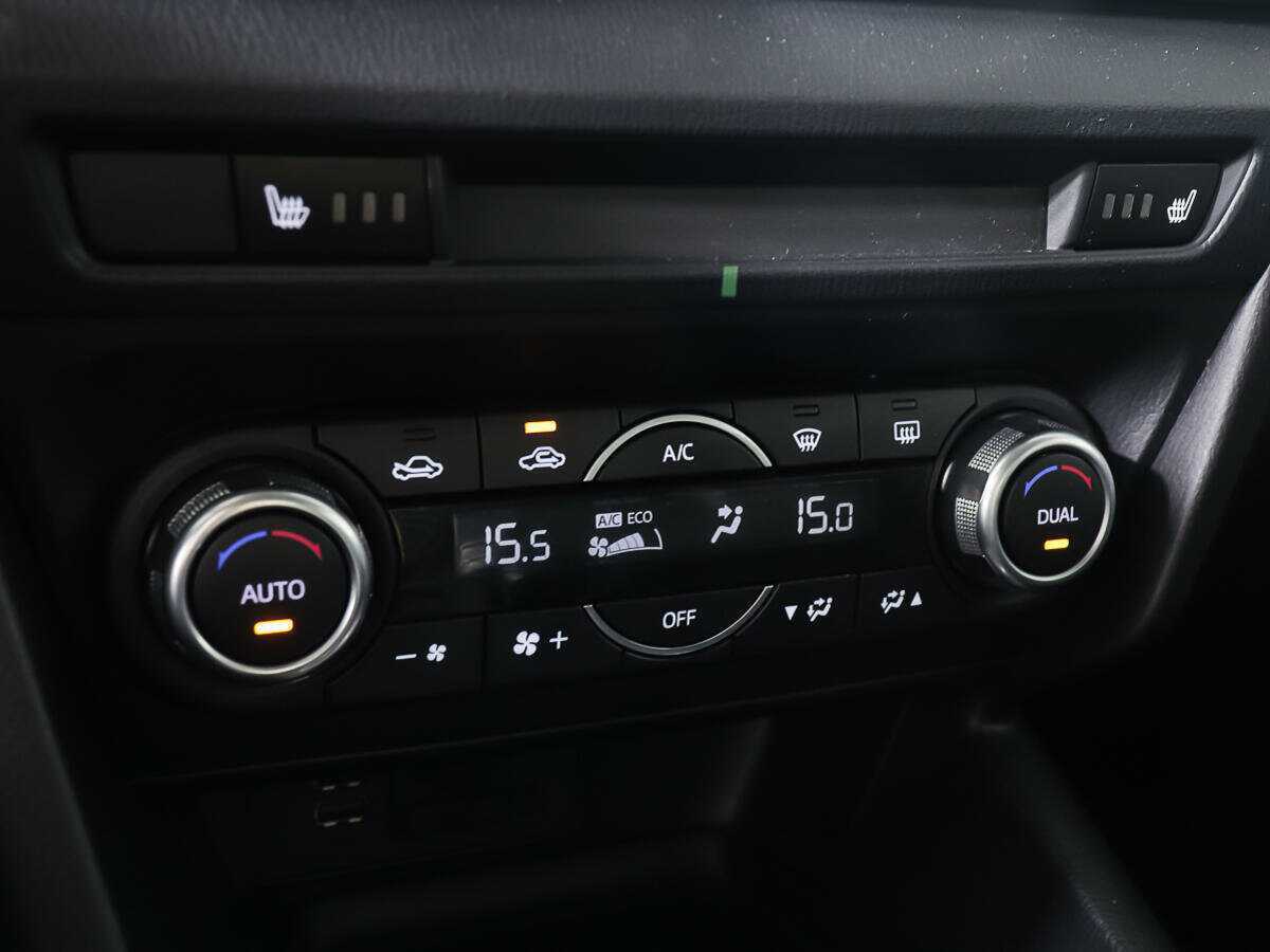 Mazda 3, 2018 Фото №21