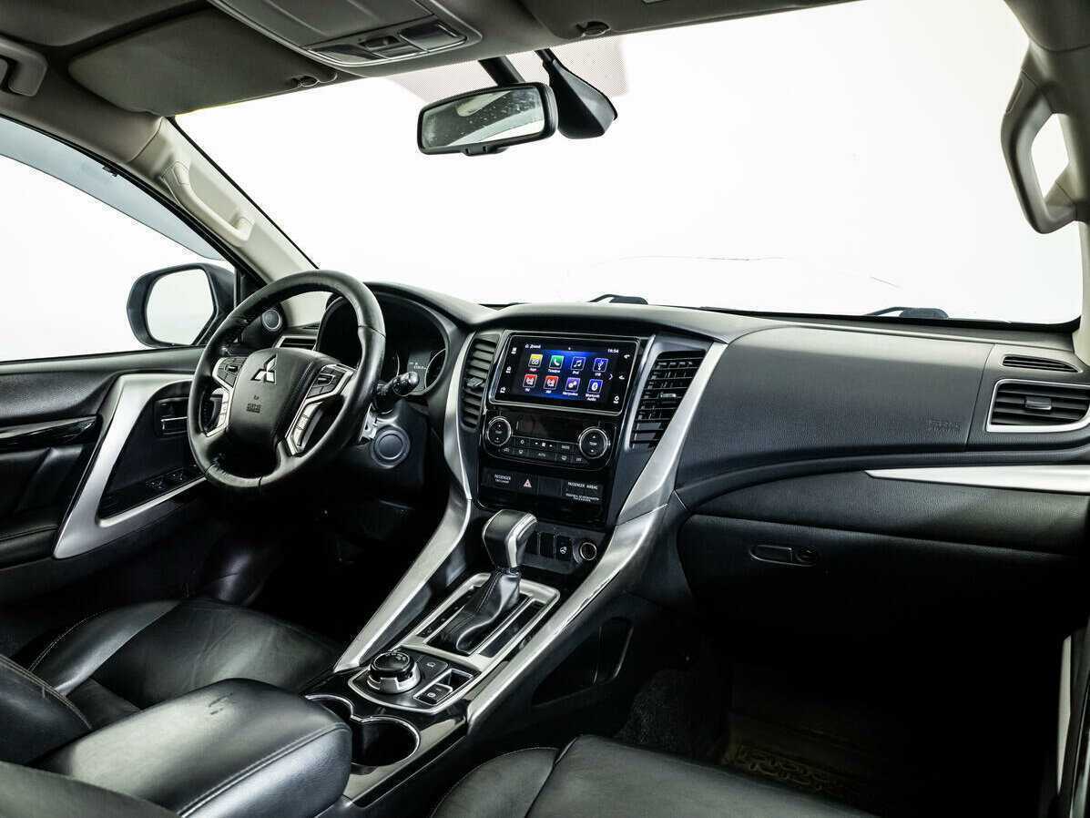 Mitsubishi Pajero Sport, 2018 Фото №9