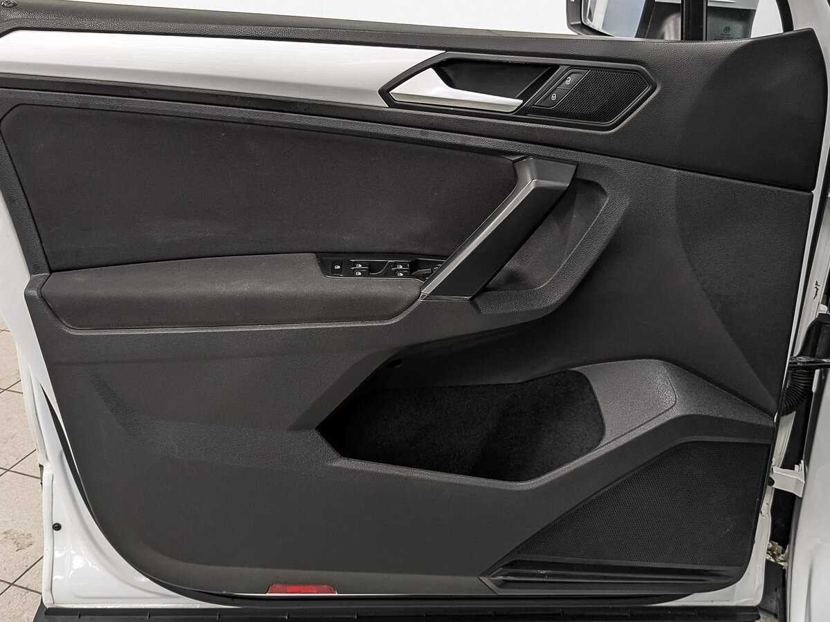 Volkswagen Tiguan, 2021 Фото №17