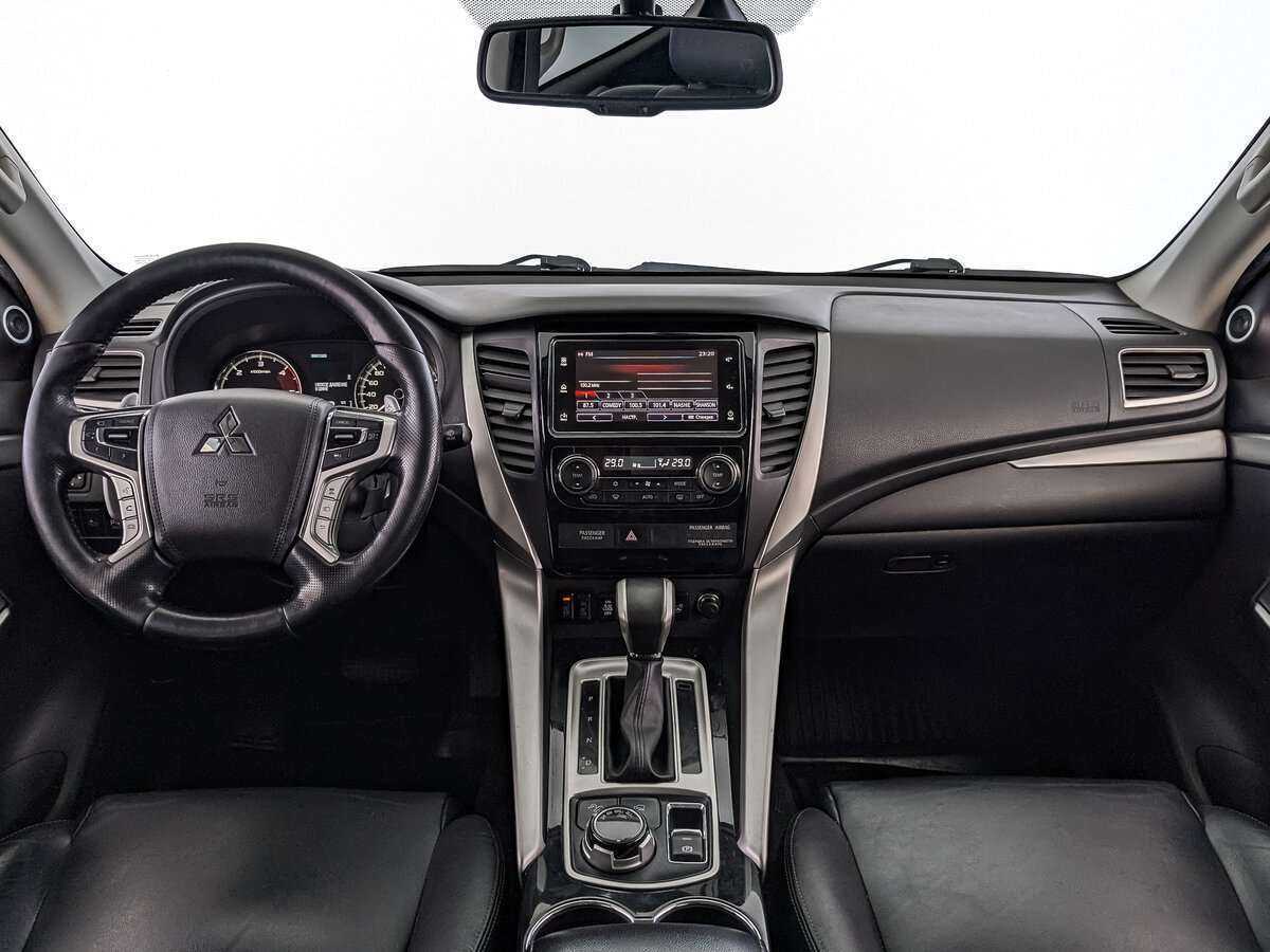 Mitsubishi Pajero Sport, 2017 Фото №10