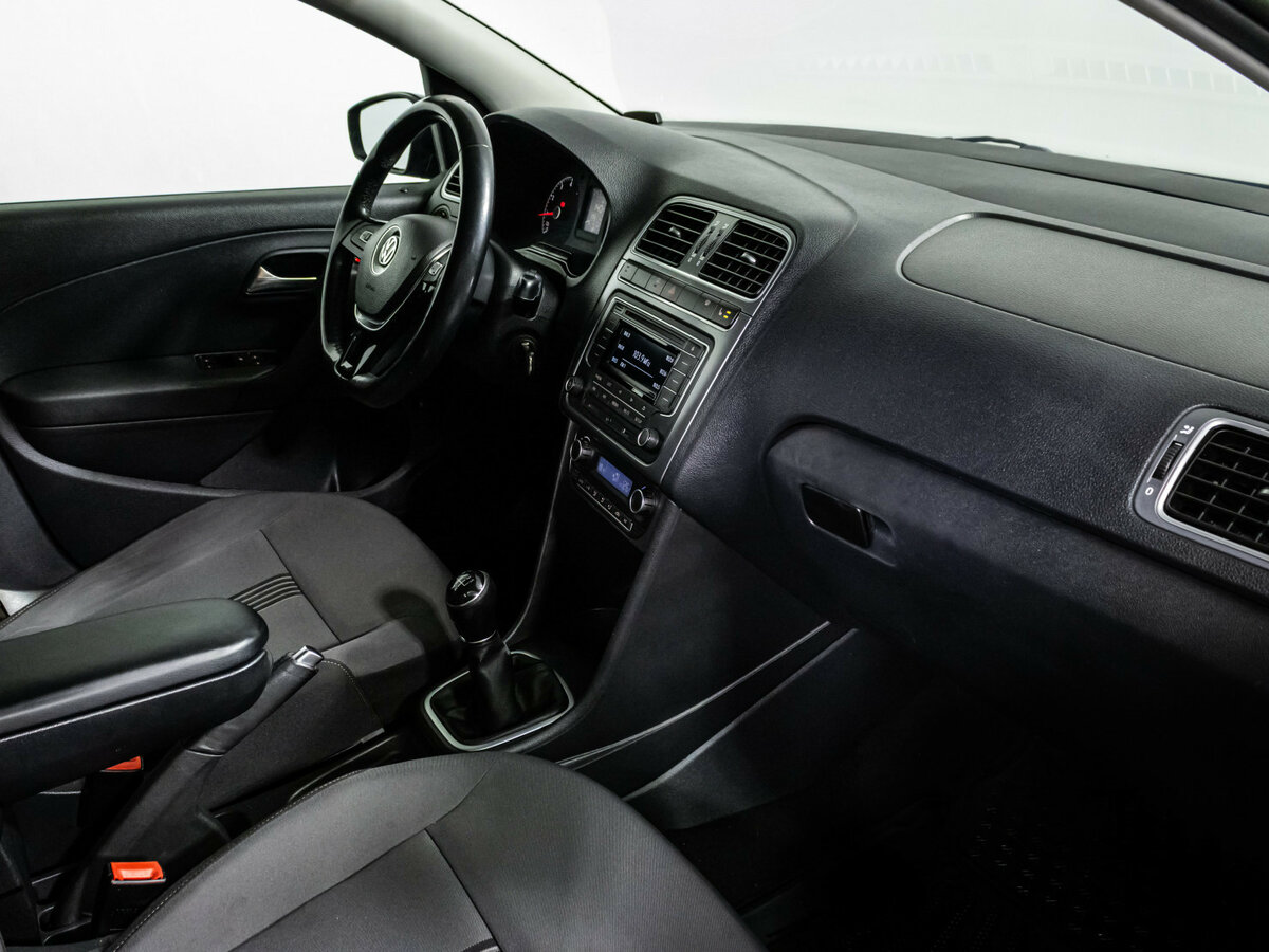 Volkswagen Polo V Рестайлинг, 2016 Фото №8