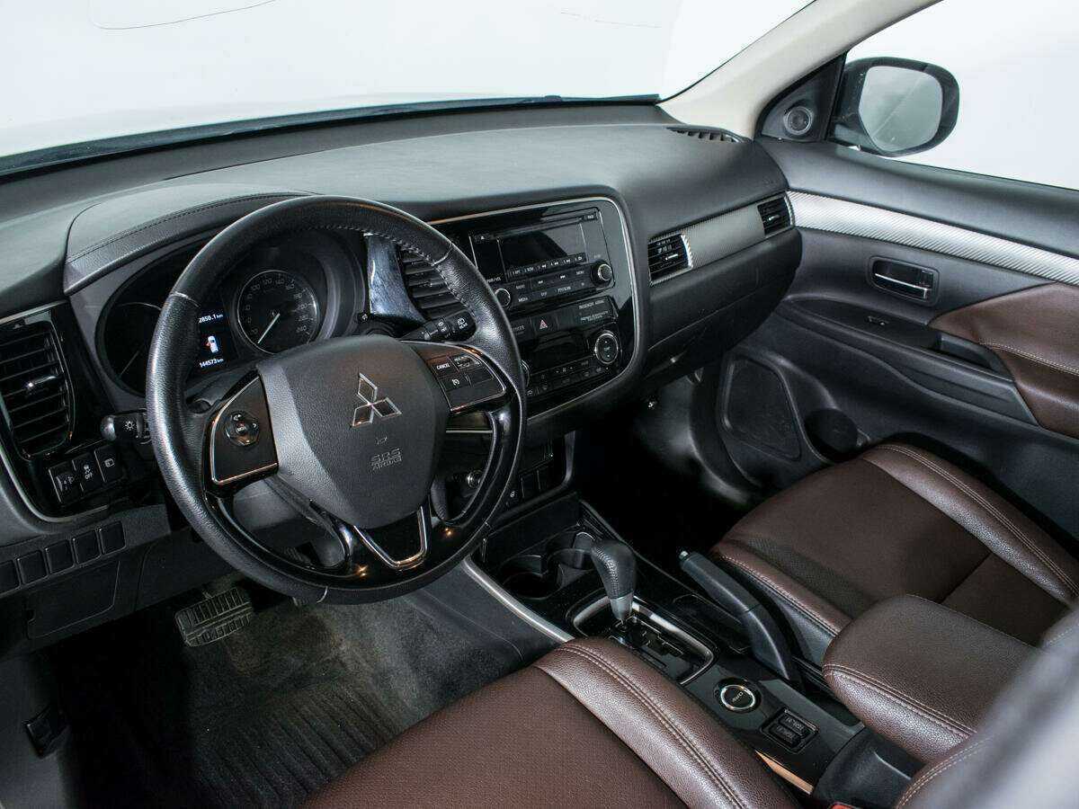 Mitsubishi Outlander, 2017 Фото №12