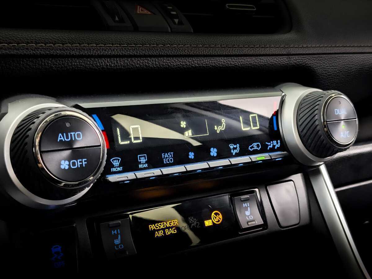 Toyota RAV4, 2020 Фото №11