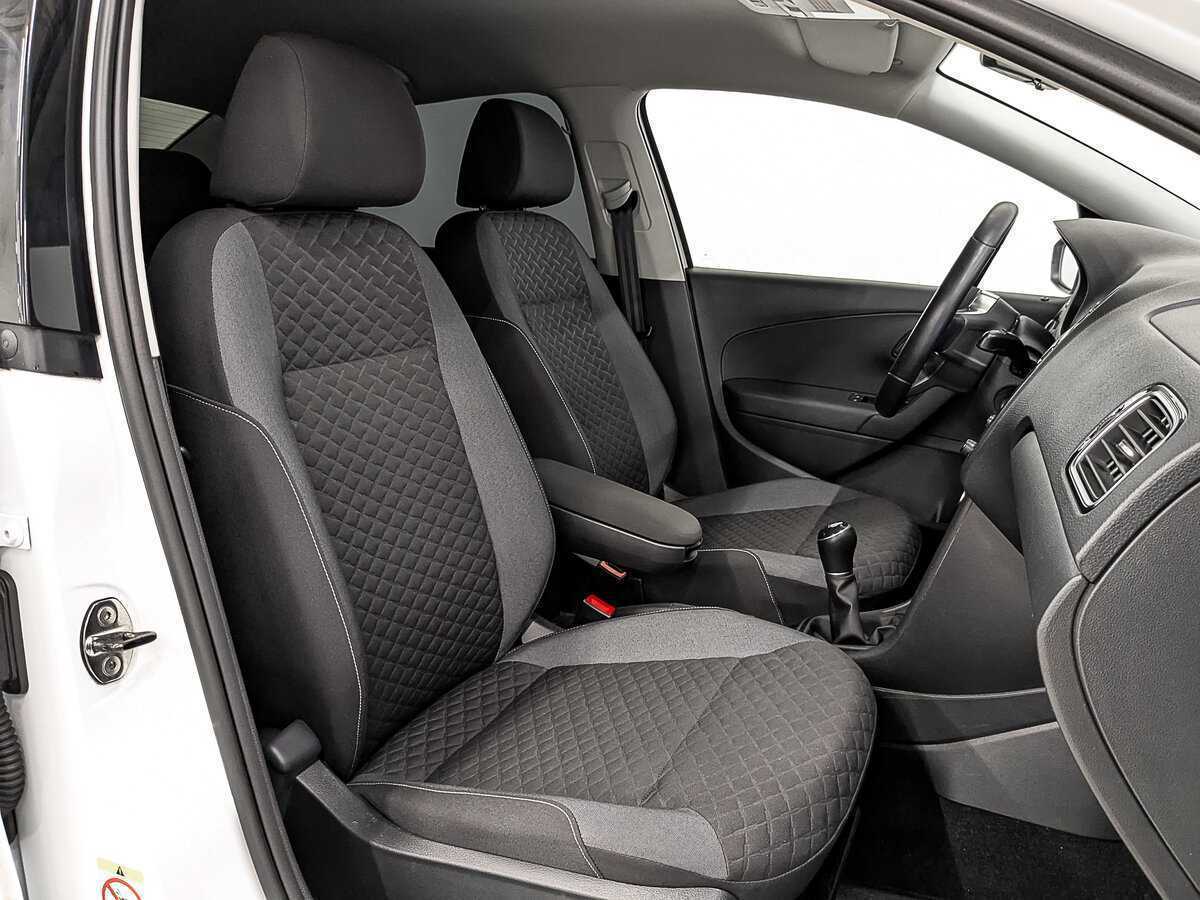 Volkswagen Polo, 2018 Фото №24